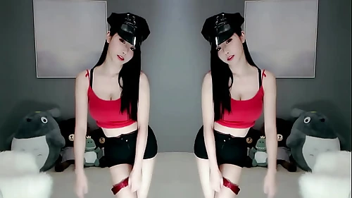 G&aacute;i Trung Quốc nhảy chịch tr&ecirc;n biển