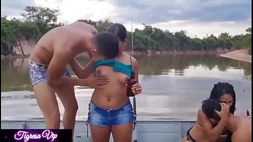 tigresa vip e dois macho com paus enorme enn sua bunda com sua cunhada favorita mia bucetinha